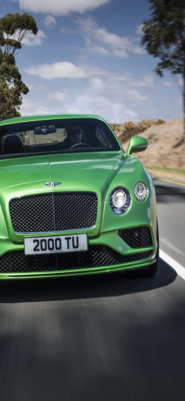 Experience The Luxury Of An iPhone Xs Max And A Bentley Car Wallpaper