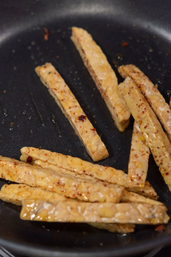 Strips Tempeh iPhone Pro 4k Wallpaper