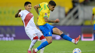 Bruno Guimar Es Steals Ball Wallpaper