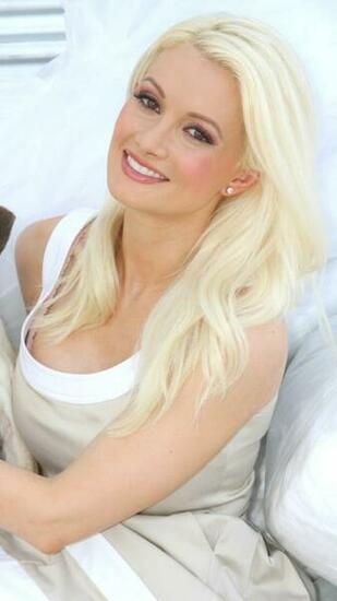 Holly Madison Wallpaper