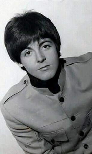 Bigger Paul Mccartney Live Wallpaper For Android Screenshot