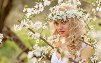 Beautiful Girl In Flowers HD Wallpaper