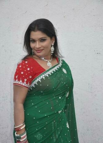 Tamil Actress HD Wallpaper Kumtaj Hot Green