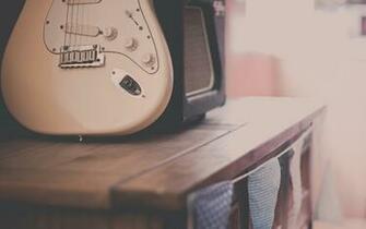 Vintage White Guitar HD Wallpaper