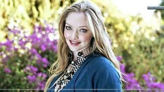 Amanda Seyfried Smiling Cute Face Closeup Wallpaper