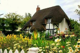 Quaint Country Cottage Pixdaus