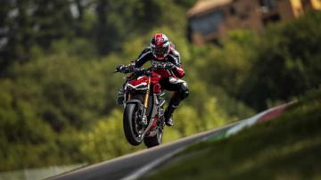 Ducati Streetfighter V4 V4s Finally Revealed In Italy Bnm
