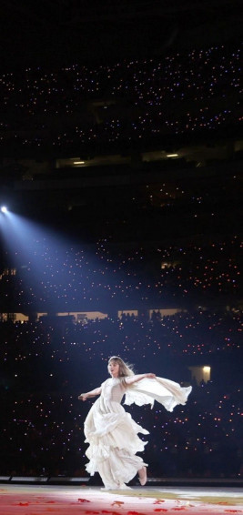 Taylor Swift The Eras Tour Wallpaper In