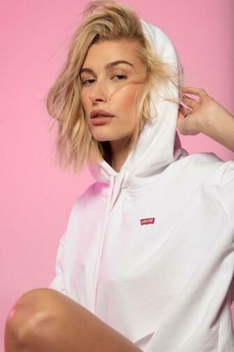 Hailey Baldwin Photo Of Pics Wallpaper