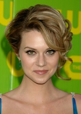 Hilarie Burton Wallpaper High Resolution And Quality