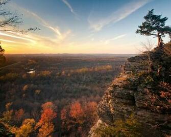 Best Golf Hotels In Southern Illinois For