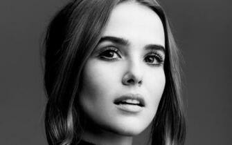 Zoey Deutch Wallpaper High Quality Resolution