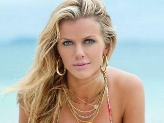 Brooklyn Decker Face Wallpaper HD Full Size