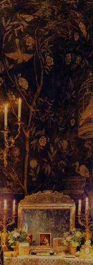 Chinoiserie Wallpaper Golden Mirror And Candlelight