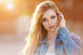 Sunny Blue Eyes Wallpaper