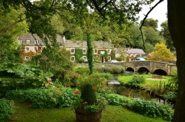 The Essence Of English Village Beauty By Roodpa