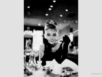 Breakfast At Tiffany S Photos Wallpaper Pictures Posters