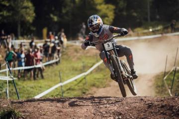 Lo C Bruni S Mtb Downhill World Cup Season Re