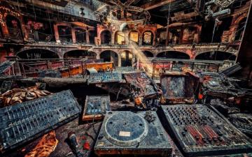 Music Ruins Fire Creative Wallpaper