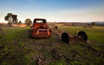Abandoned And Rusty Car Wallpaper