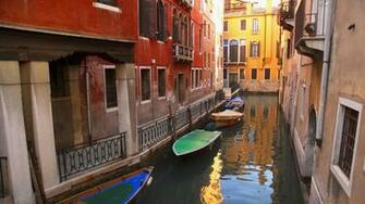 Small Alley In Venice Wallpaper Freshwallpaper