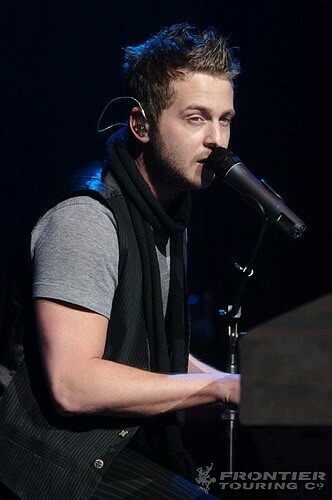 Ryan Tedder Graphics Code Comments Pictures