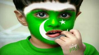 August Pakistani Boy Painted Flag Face HD Wallpaper
