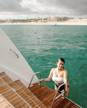 Selena Gomez Flaunts Her Envious Curves In Bikini As She Enjoys