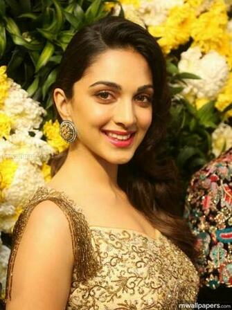 Kiara Advani Cute HD Photos 1080p