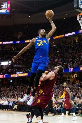 Sport Warriors Coach Isn T Worried About Curry S Shooting