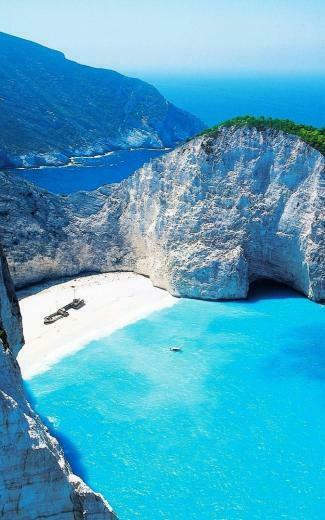 Navagio Shipwreck Beach Smugglers Cove Zakynthos Greece iPhone