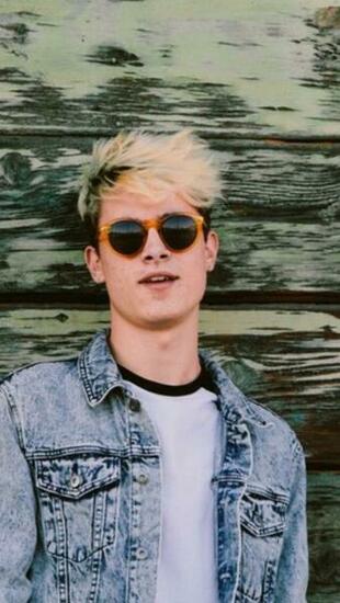 Kian Lawley iPhone Wallpaper