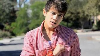 Fashion Style Austin Mahone Wallpaper HD Desktop Screensaver