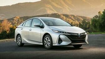 Toyota Prius Four HD Car Wallpaper