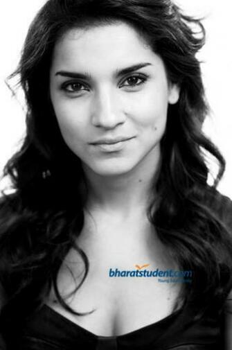 Prashant Chadha Ropes In Hollywood Star Amber Rose Revah For Aazaan