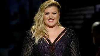 Kelly Clarkson S Children Pose Together For Cute Family