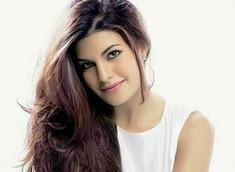 Jacqueline Fernandez Cute Hair Style Photos HD Wallpaper Image
