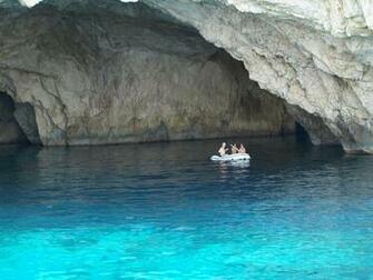 Beautiful Sea Caves Wallpaper