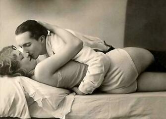 Kiss Wallpaper Romantic Image