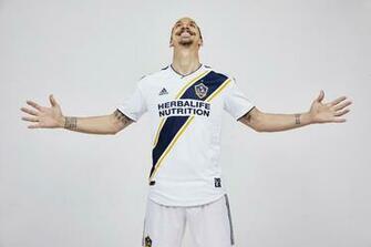 Have Your First Look At Zlatan Ibrahimovi In An La Galaxy Kit