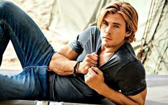 Chris Hemsworth Wallpaper Top Background