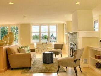 Benjamin Moore Golden Straw