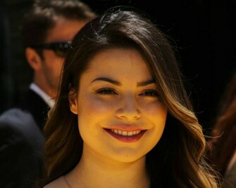 Miranda Cosgrove Wallpaper