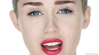 Miley Cyrus Wrecking Ball Uncensored
