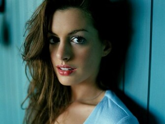 Labels Anne Hathaway HD Wallpaper Widescreen