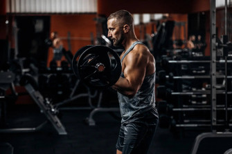 Attractive Man Weight Lifting 7i9jt93nxllz9aet Wallpaper