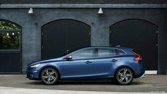 Volvo V40 T5 R Design Side HD Wallpaper