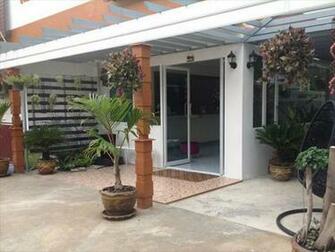 Muslim Home Hotel Bangkok Deals Photos Res
