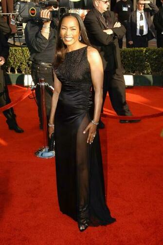 Angela Bassett Xoxo Fabulous Wears