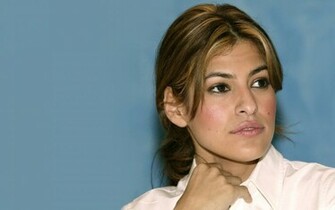 Eva Mendes Cute Pic Wallpaper HD
